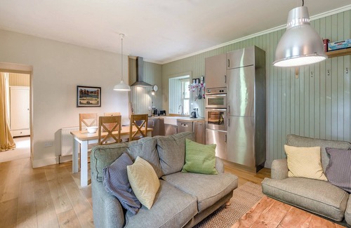 Murthly Cottage | 2 bedroom accommodation in Bankfoot, near Dunkeld