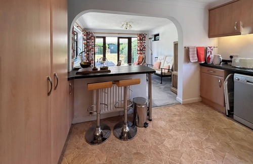 Broadstone Cottage | 2 bedroom accommodation in Broadstone, near Poole