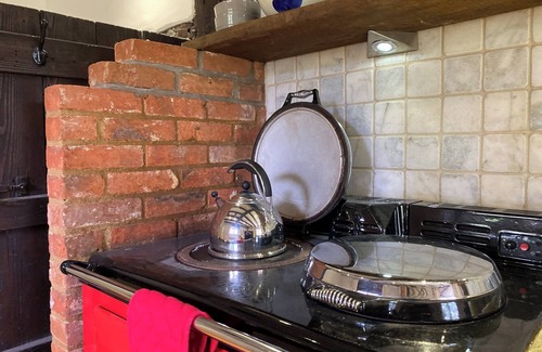 Sherfield English Cottage | 2 bedroom accommodation in Romsey, near Brook