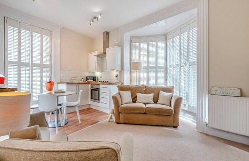 West Cliff Cottage | 2 bedroom accommodation in Whitby