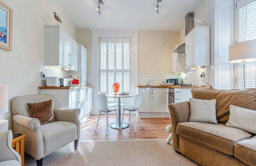 West Cliff Cottage | 2 bedroom accommodation in Whitby