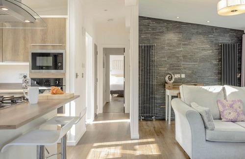 Ryde Ski Chalet | 2 bedroom accommodation in Wootton Bridge, Nr Cowes