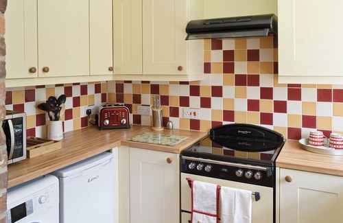 West Beckham Cottage | 2 bedroom accommodation in West Beckham, near Sheringham