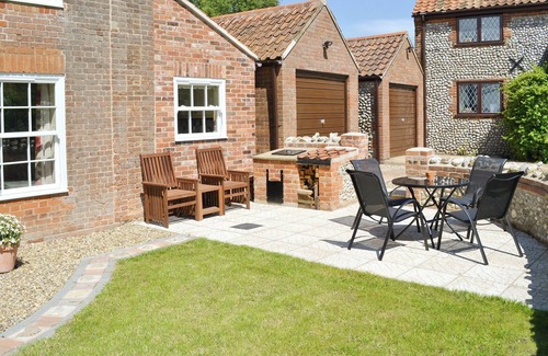 West Beckham Cottage | 2 bedroom accommodation in West Beckham, near Sheringham