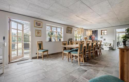 Give House | 2 Bedroom Amazing Home In Grindsted