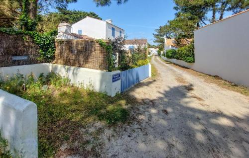 Montliard House | 2 Bedroom Amazing Home In Montliard