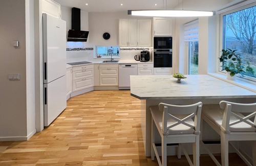 Fylsta House | 2 bedroom amazing home in Kumla