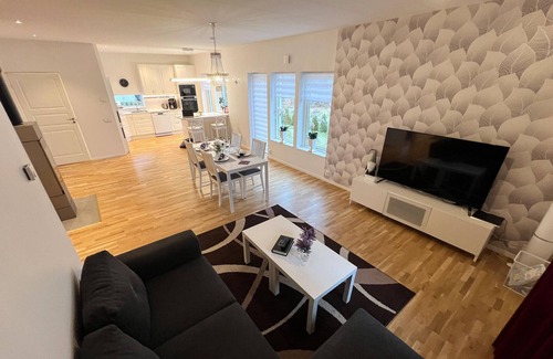 Fylsta House | 2 bedroom amazing home in Kumla