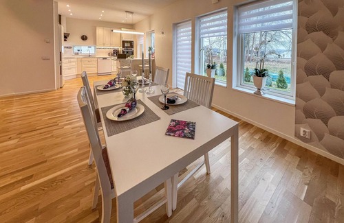 Fylsta House | 2 bedroom amazing home in Kumla