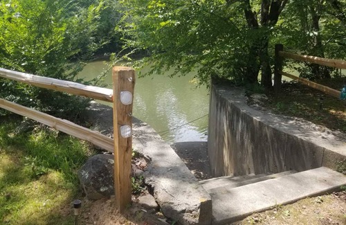 Franklin Cabin | 2 bedroom Amazing River front Cabin in Franklin NC