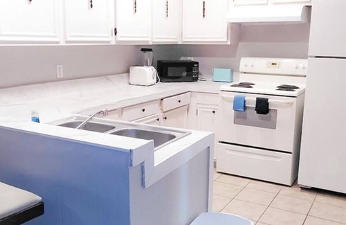 South Padre Island Apartment | 2-bedroom apartment in superb South Padre Island with AC