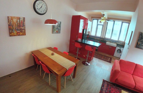Sai Kung Apartment | 2 Bedroom Apartment beautifully decorated in the centre of Sai Kung Town.