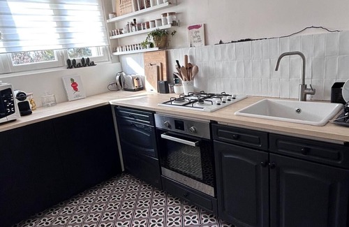 Est Apartment | 2 Bedroom Apartment in Aix-en-Provence