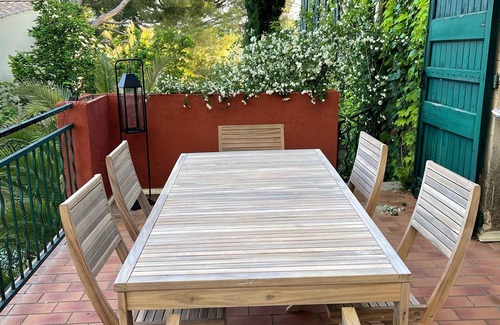 Alignan-du-Vent Apartment | 2 Bedroom Apartment in Alignan-du-Vent