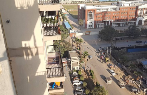 Greater Noida Apartment | 2-bedroom apartment in wonderful Greater Noida with WiFi and Free Car Parking
