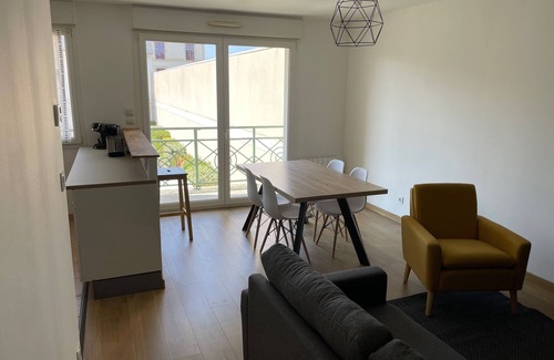 Lion-sur-Mer Apartment | 2 bedroom apartment - 50m from the sea - residence parking