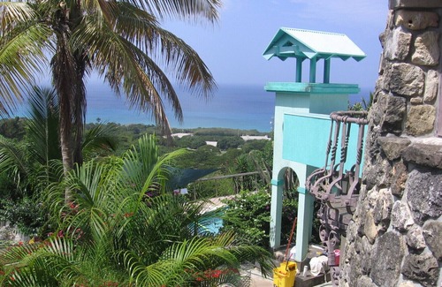 Estate Sprat Hall Villa | 2 bedroom apartment in mountain top villa with pool.