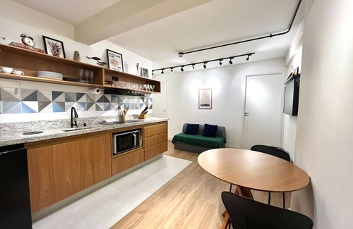 Santa Ifigenia Apartment | 2-bedroom apartment with air conditioning in São Paulo's commercial center