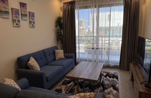 Accra Apartment | 2-bedroom apartment in Accra with fitness room and Rooftop pool at Loxwood House