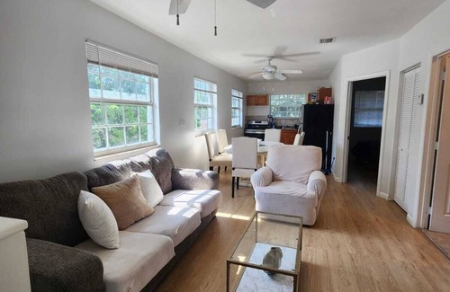 West Little River Apartment | 2 Bedroom Apartment in Miami