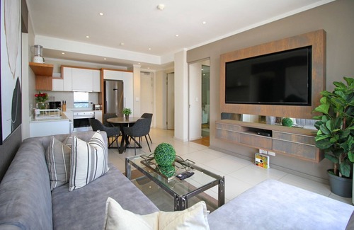 Greater Johannesburg Metropolitan Area Apartment | 2-Bedroom Apartment in centre of Sandton with Gym, Restaurant