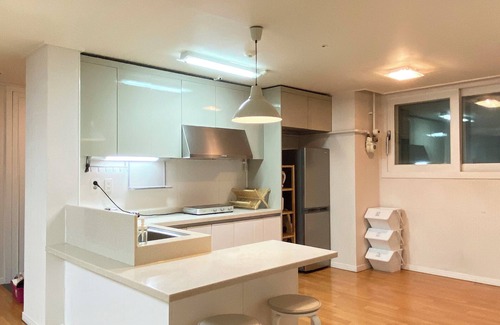 Bundang-gu Apartment | 2 bedroom apartment in West Pangyo. Great for long stays