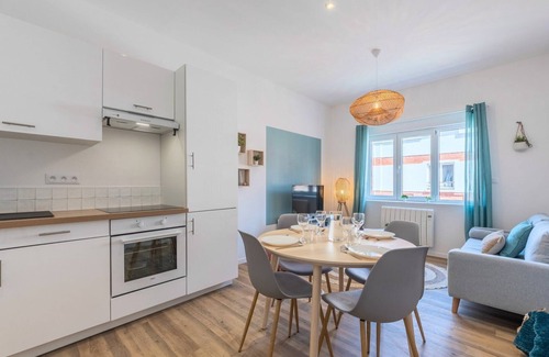 Roubaix Apartment | 2 bedroom apartment near tram, CHR + parking