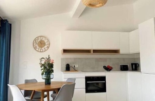 Flayosc Apartment | 2-bedroom apartment overlooking the pool