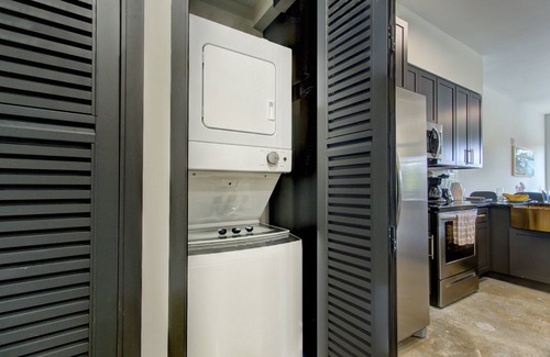 Fort Lauderdale Apartment | 2-bedroom apartment with balcony