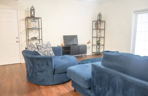 Huntsville Apartment | 2-bedroom apartment in beautiful Huntsville with AC