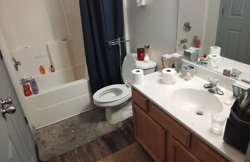 Middletown Apartment | 2 bedroom apartment for rent, Great Location minutes to Churchill Downs.
