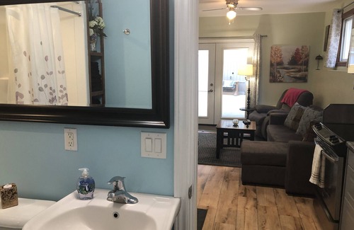 Kitchener Apartment | 2 Bedroom Apartment With Pool East Side