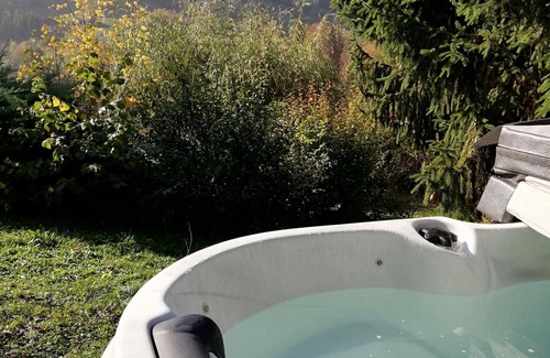 Serraval Apartment | 2-bedroom apartment with PRIVATE JACUZZI close to ski resorts with breathtaking views