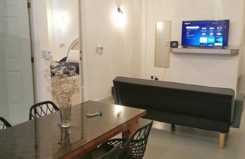 Almacen Apartment | 2 bedroom apartment with a/c Wi-Fi best location!