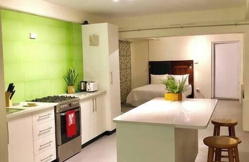 Suva Apartment | *2 Bedroom Apartment with Pool - Williamson House