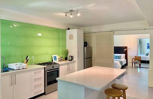 Suva Apartment | *2 Bedroom Apartment with Pool - Williamson House