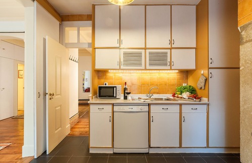 Sao Jose Apartment | 2 BEDROOM APT WITH PATIO NEXT TO LIBERDADE AVENUE