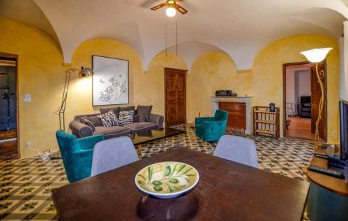 Chiatra Apartment | 2 Bedroom Awesome Apartment In Chiatra
