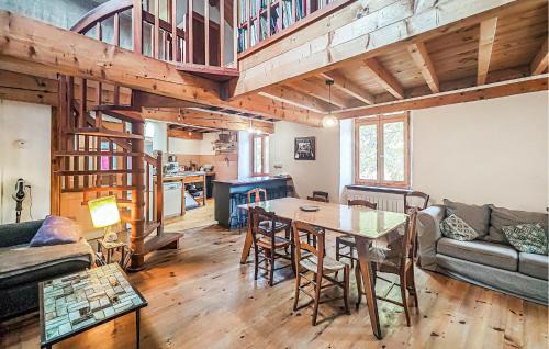 Les Cabannes House | 2 Bedroom Awesome Home In Les Cabannes