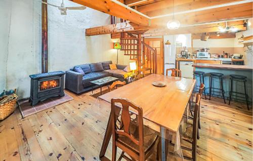 Les Cabannes House | 2 Bedroom Awesome Home In Les Cabannes