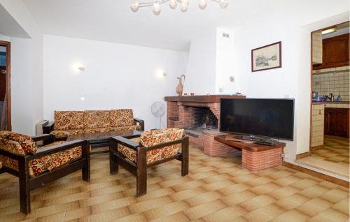 Farinole House | 2 Bedroom Awesome Home In Farinole