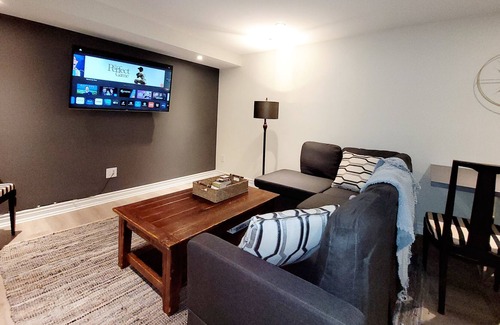 Winona Apartment | 2 Bedroom Basement Apartment between Niagara Falls and Toronto