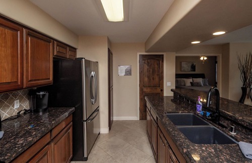 Lake Havasu City Condo | 2-bedroom beach front condo in Kings View Resort in tranquil Lake Havasu City