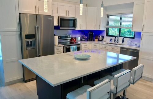 Seven Mile Beach Condo | 2 bedroom beach and pool views! SMB