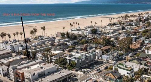 Venice Apartment | 2 Bedroom Beach apartment home on Venice Beach with free parking