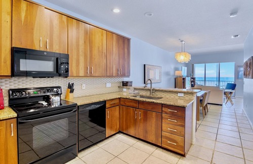 Bradenton Beach Condo | 2 Bedroom Beachfront Condo on Bradenton Beach with Balcony – Marbella Villa 8