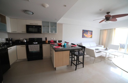 Oranjestad-West Condo | 2 Bedroom, Beachfront, Amazing Ocean View, Modern ful