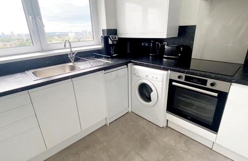 Tower Hamlets Apartment | 2 bedroom - Breath taking Views Canary Warf - Zone 2 Mile End