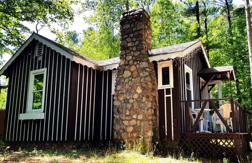 Wilmington Ski Chalet | 2 Bedroom Chalet with Fireplace
