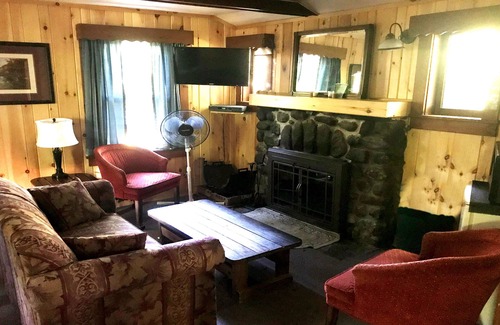 Wilmington Ski Chalet | 2 Bedroom Chalet with Fireplace